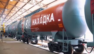 Un "hallazgo" para el transporte de cargas de petróleo: innovadores vagones cisterna de 8 ejes se suman al parque de la "filial" de RZD