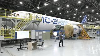 «Сотни часов налёта ожидать не стоит»: авиаэксперт остудил пыл от ожиданий запуска МС-21 и SJ-100 в серию