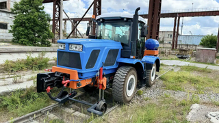 With improved noise insulation and a steering column with an LCD display: an upgraded KRT-1 shunting tractor for railway trains was produced at the plant in Belgorod