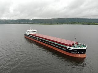 New dry cargo vessel "Vladimir Erygin" makes its first voyage from Togliatti