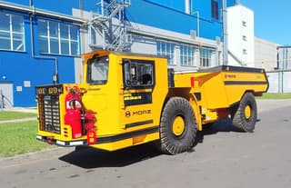 Los ingenieros de BELAZ han desarrollado un nuevo camión volquete de carga y transporte MoAZ-75851