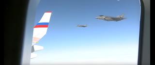 Президентский борт Ил-96 по пути с Аляски в Россию сопроводили американские истребители F-22