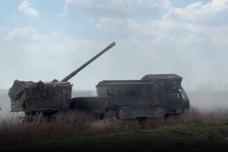 The combat work of the latest self-propelled gun "Hyacinth-K" was shown on video for the first time