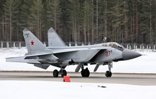 «Беспрецедентная наглость»: три истребителя-перехватчика МиГ-31 ВКС России, пролетая над Финским заливом, подняли в воздух самолёты НАТО