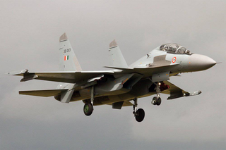 Невидимость не спасла: Индийские Су-30МКИ показали силу в учебном бою с F-35B