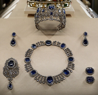 «The Louvre on Avito»: An Ad Selling Stolen Jewels from France's Cultural Heritage Symbol Has Been Removed