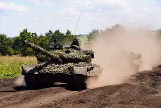 Tanker Explained How T-80BVM Hits Accurately at 11 km: Shell Lands "in the Window"