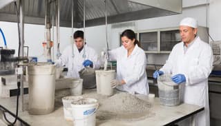 Hormigón superresistente con residuos de centrales térmicas inventado en KazGASU: con él se pueden construir incluso búnkeres