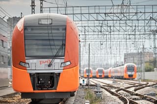 Seis vagones y tracción asíncrona: la "Lastochka" ES2G conectará la región de Orenburg con Samara y Ufa a partir del 8 de mayo