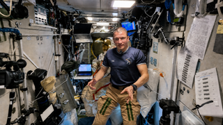 Un paquete gigante en la ISS fue desempacado directamente en el espacio: video