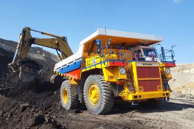 BELAZ-7513D