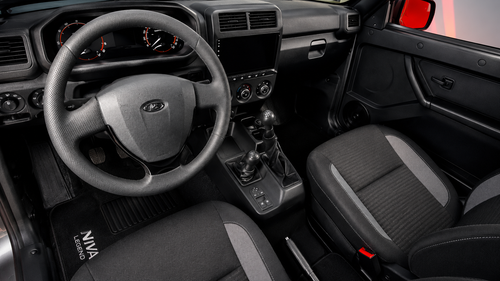 Interior del Niva Legend