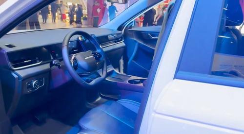 Jeland J6 AWD Interior