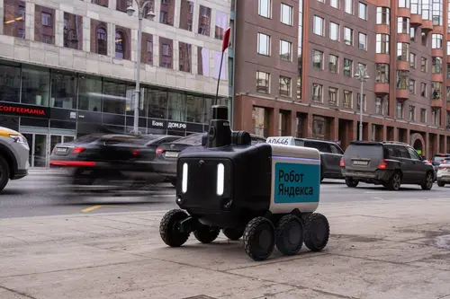 Yandex delivery robot