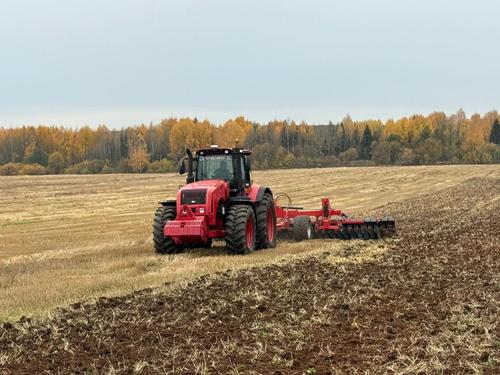 BELARUS-3525