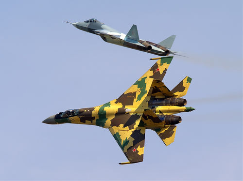 Су-35 и Су-57 в небе