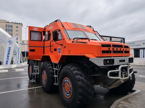 Vehículo todoterreno para nieve y pantanos "Zvezda"