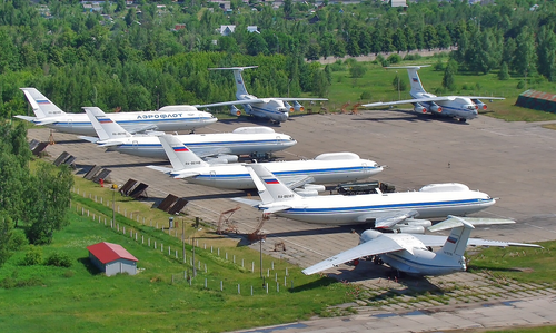 Cuatro Il-80 y dos Il-76SK en el aeropuerto de Chkalovsky, 2011