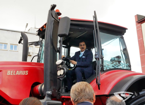 Chairman of the Senate of Pakistan Said Yusuf Raza Gilani in the cab of a BELARUS-4522 tractor