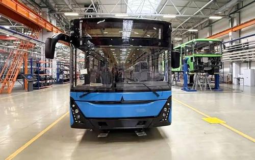 MAZ 206