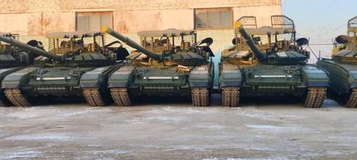 Танки Т-72Б3М с реактивной броней «Реликт»