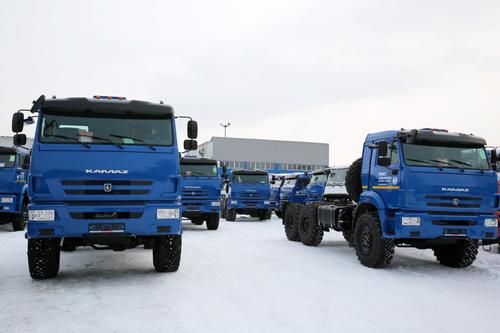 Camión tractor basado en el chasis KamAZ-43118
