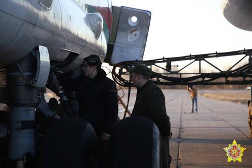Preparing the Il-76MD for flight