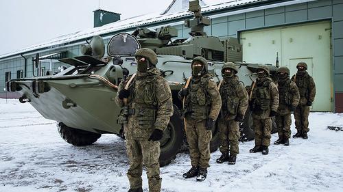 Экипаж и десант противодиверсионной&nbsp;машины «Тайфун-М»