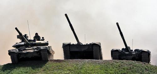 T-90S, T-80U y T-90A