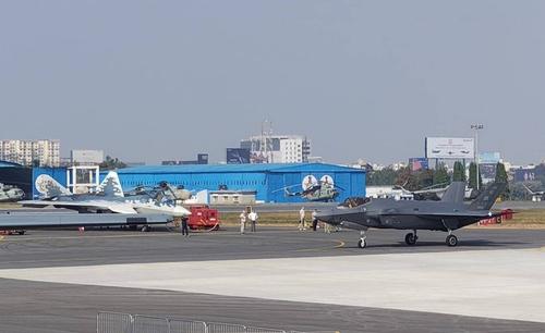 Su-57 and F-35 fighters