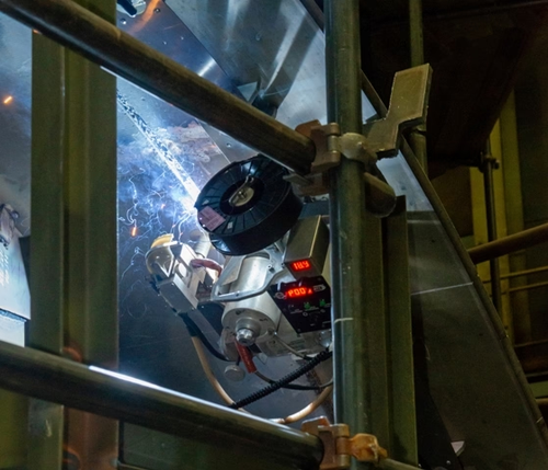 Saturn welding robot during testing at Sevmash