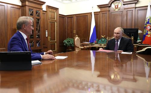 Герман Греф и Владимир Путин, архивное фото<br>