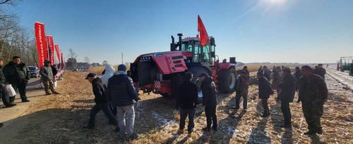 Трактор «Ростсельмаш 2400»