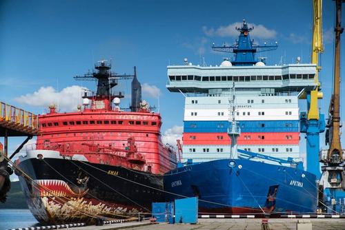 Rompehielos «Yamal» y «Ártico»