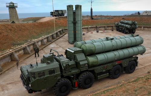 Sistema de misiles antiaéreos S-400 «Triumph»