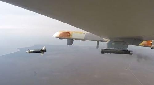  «Inojódets» y el misil J-UAV