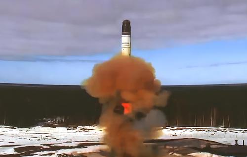 lanzamiento del RS-28 "Sarmat"