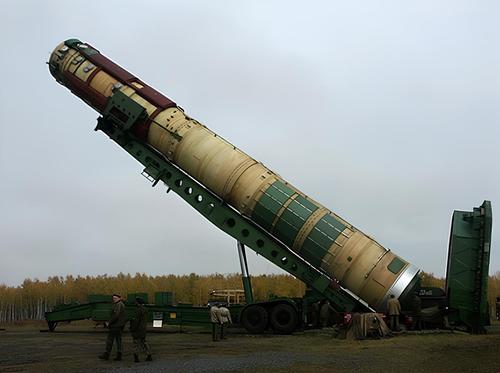Установка ТПК с ракетой 15А18М/Р-36М2 в шахту