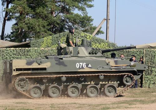 Los BMD-4M pueden operar en ataque y defensa en el campo de batalla tanto con otros tipos de equipo como de forma independiente. <br>