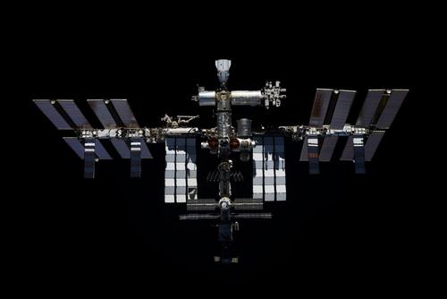 Это уже по счету 352-я коррекция орбиты МКС за двадцать пять лет ее существования