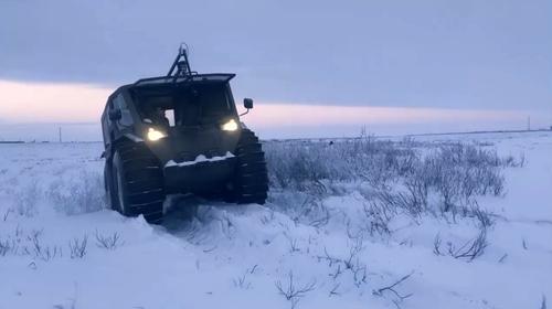 El "Arjant-10" fue probado en heladas de cuarenta grados en Yamal y con un conductor en la cabina; en ambos casos, el transporte hizo su trabajo sin averías ni problemas<br>