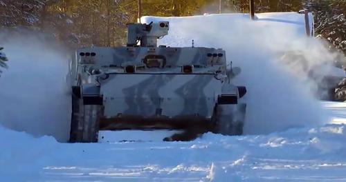 The Arctic BT-3F received special tracks with wideners, providing reduced pressure on the ground. This significantly increases cross-country ability on virgin snow