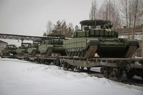 Так выглядят танки Т-72Б3М, на которых установлены «мангалы» - дополнительная защита башни