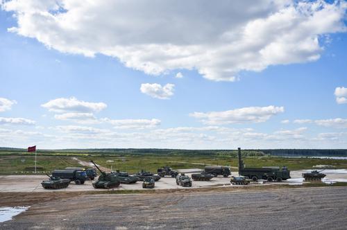 Tests of tanks of the Russian Armed Forces and heavy equipment at the Alabino training ground