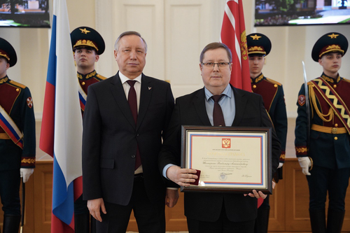 Vladimir Shinkarenko with an honorary diploma from the President of the Russian Federation