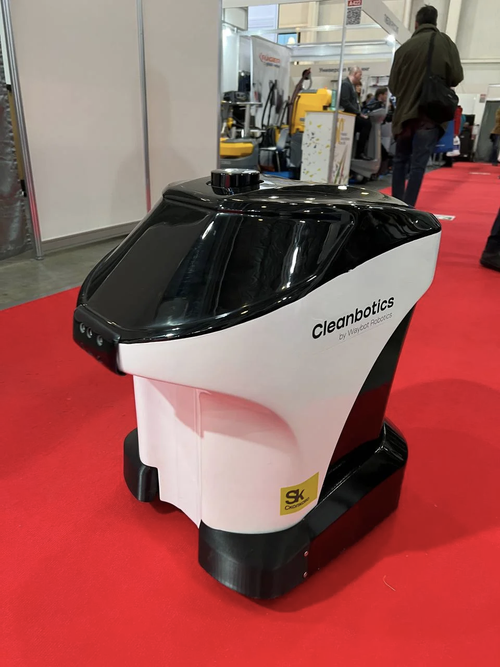 Модель Cleanbotics 400