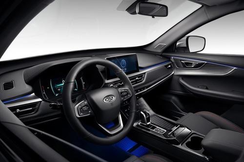 XCITE X-Cross 7 interior<br>