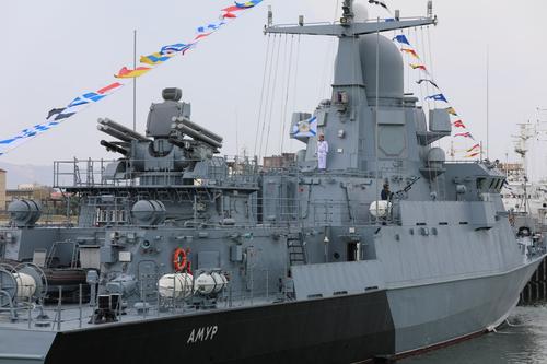 MRK "Amur" del proyecto 22800 código "Karakurt" con el complejo "Pantsir-M"