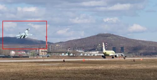 Su-30 Fighter Jet Eclipsed the SJ-100 "Superjet" in Test Flight Video