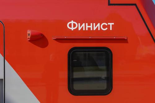 tren eléctrico ES104 "Finist"